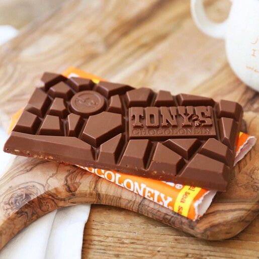 Шоколадка Tony's Chocolonely Caramel & Sea Salt Milk Chocolate 180g 4090 фото