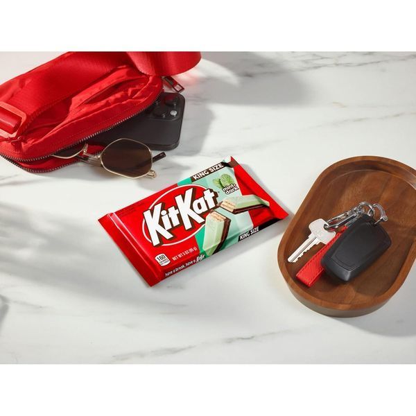 Шоколадний батончик Kit Kat Mint and Dark Chocolate Candy Bar 42г 11517 фото