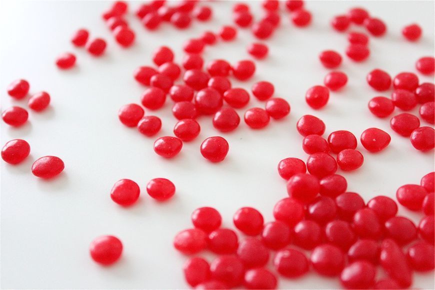 Гострі цукерки RedHots Cinnamon Candy 26g 0319 фото