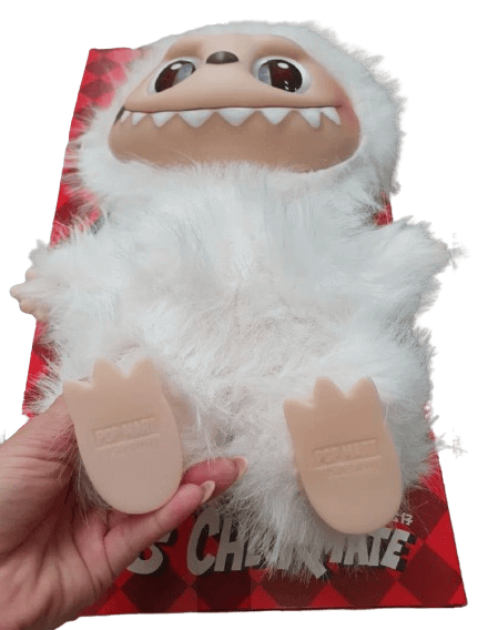 Велика іграшка Лабубу Labubu Pop Mart The Monsters Let's Checkmate Labubu White білий 38 см. 9020 фото