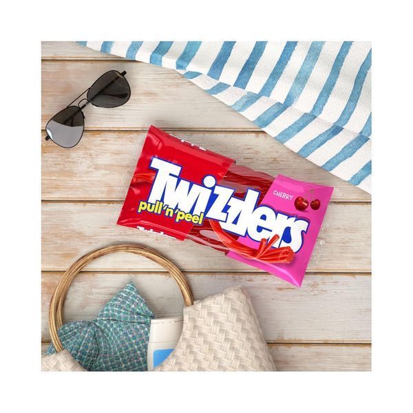 Жевательные конфеты Twizzlers Pull 'N' Peel Cherry Flavored Licorice Style Chewy Candy 119г 9323 фото