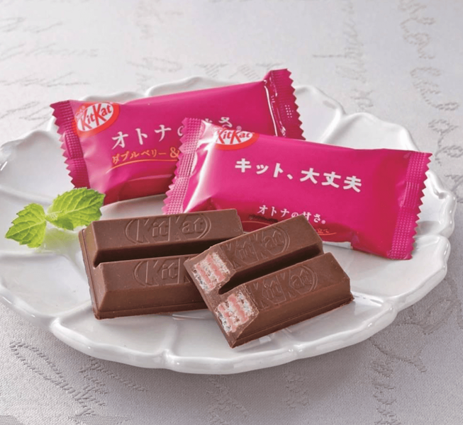 Шоколадные батончики Kit Kat Sweetness Double Berry Chocolate Nuts 9шт, 104г 10906 фото