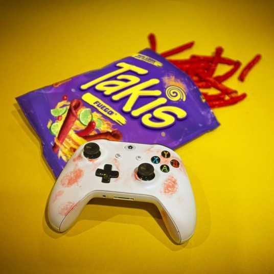 Купити Чіпси Takis Hot Chili Pepper & Lime Flavored Extreme Spicy