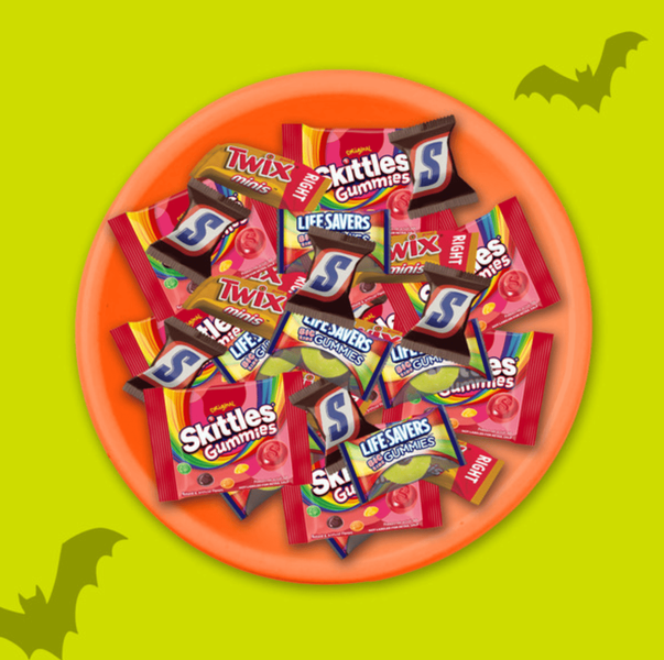 Набор шоколадных конфет Halloween Candy Snickers Skittles Twix Life Savers 40шт, 438г 9376 фото
