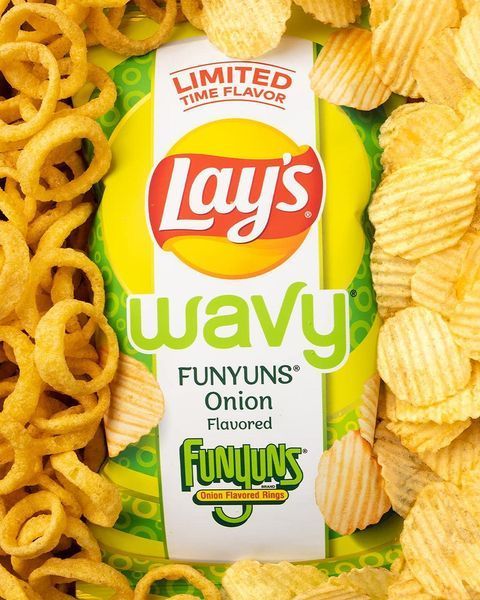 Чіпси Lay's Wavy Funyuns Onion зі смаком цибулі 212.6г 6955 фото