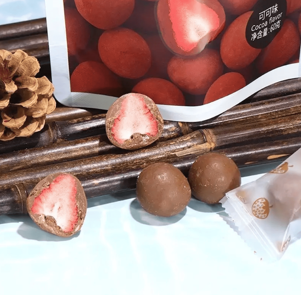 Сублимированная клубника в шоколаде Teyishi Freeze-Dried Strawberry Chocolate Сocoa 60г 11581 фото