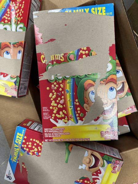 Сухой завтрак Lucky Charms Minis Cereal with Marshmallows Family Size 527 g (Пошкоджена упаковка) 5228 фото