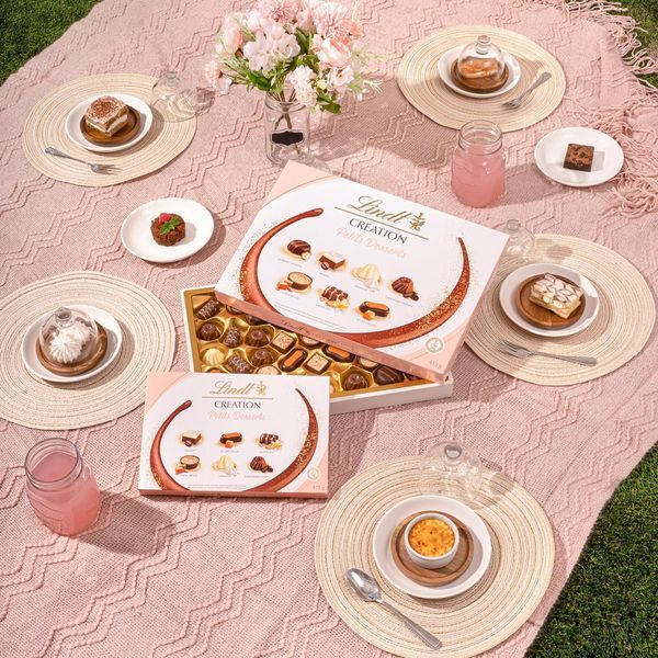 Подарочная коробка шоколадных конфет Lindt Creation Petits Desserts 413г 8021 фото
