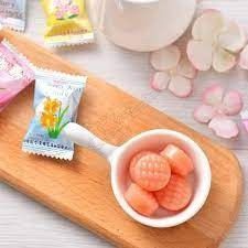 Японські цукерки Kasugai Flower's Kiss Milk Plum Candy 135g 4958 фото
