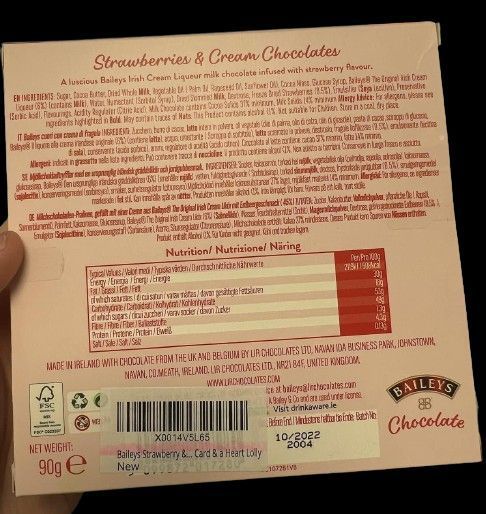 Шоколадные конфеты в форме сердца Baileys Strawberry and Cream Hearts 90g 6197 фото