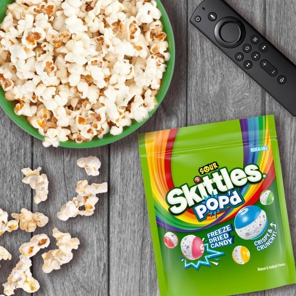 Кислі цукерки Skittles Pop'd Sour Freeze Dried Candy 156г 8568 фото