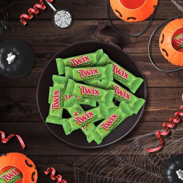 Набор мини-батончиков Mars Twix & Snickers Ghoulish Green Variety Pack 15шт,&nbsp;244г 9385 фото