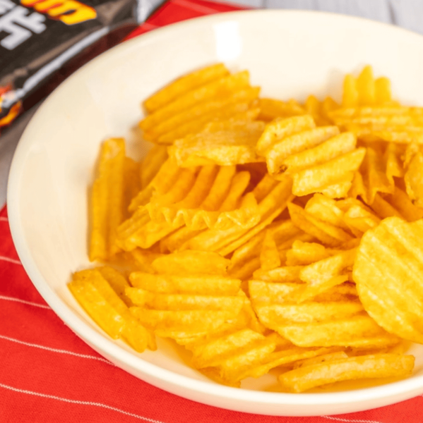 Чіпси Lay's Wavy Potato Chips Spicy Latiao Flavor 70г 9586 фото
