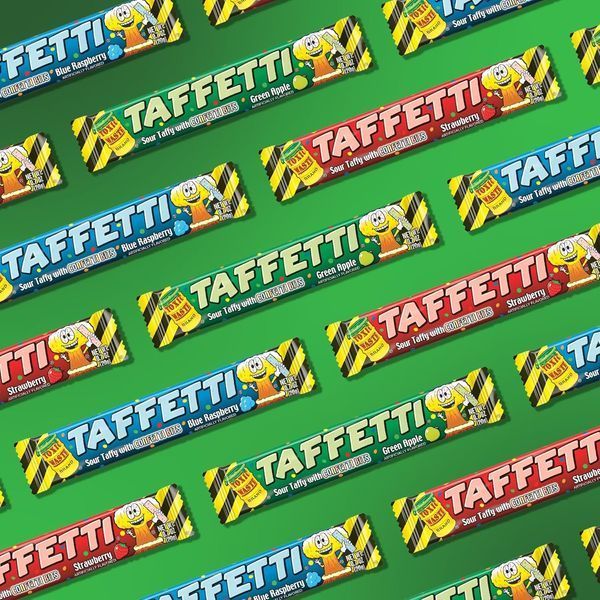 Жевательная конфета Toxic Waste Green Apple Taffetti Sour Taffy 20г 11540 фото
