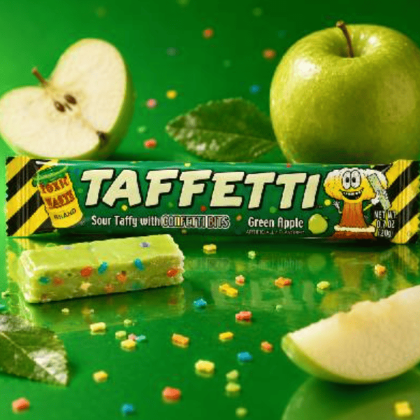 Жевательная конфета Toxic Waste Green Apple Taffetti Sour Taffy 20г 11540 фото