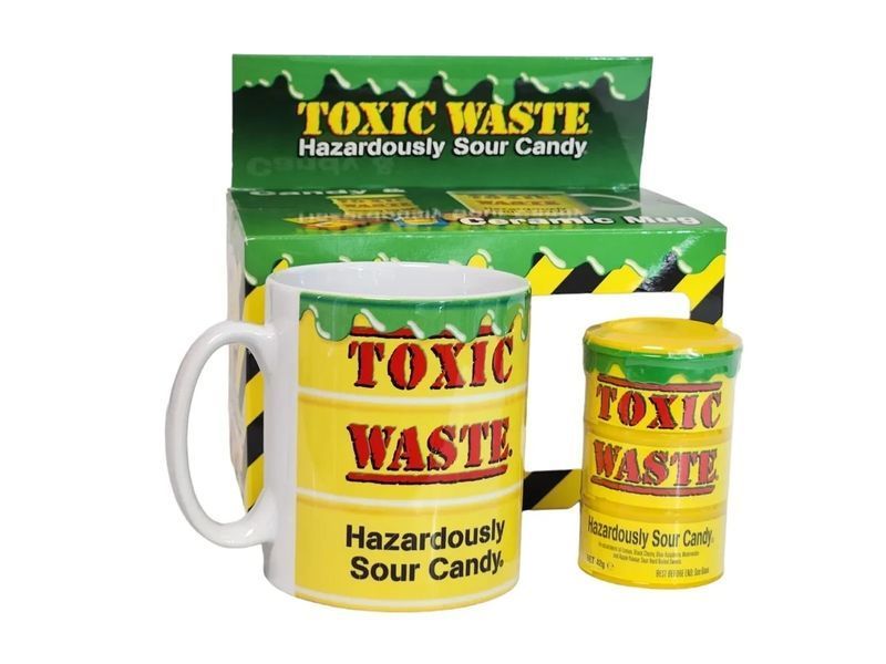 Подарунковий набір кружка та кислі цукерки Toxic Waste Hazardous Sweet Xmas Novelty Treats 7115 фото