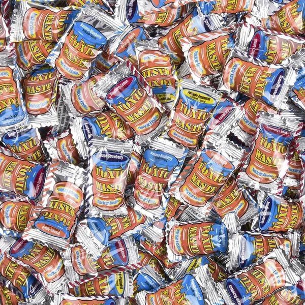 Упаковка кислих цукерок Toxic Waste Assorted Nuclear Fusion 1000 штук 3 кг 7222 фото
