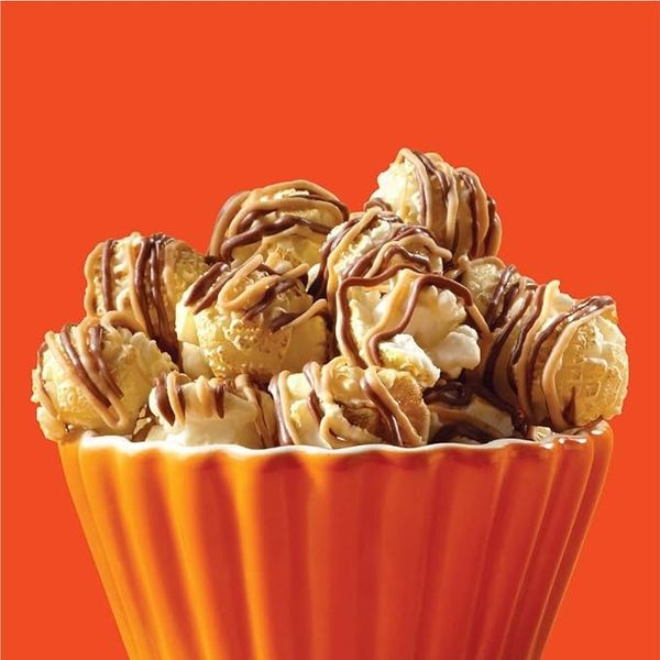 Попкорн REESE'S Peanut Butter Chocolate Drizzled Popcorn 5742 фото