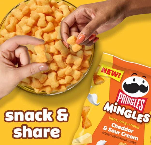 Снеки Pringles Mingles Cheddar and Sour Cream 56г 8330 фото