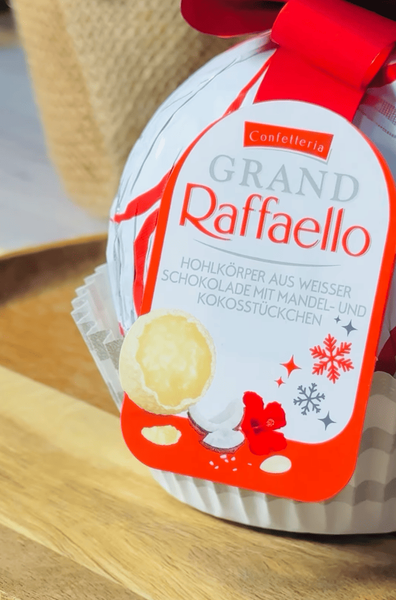 Большая конфета Grand Raffaello White Chocolate 125г 9590 фото