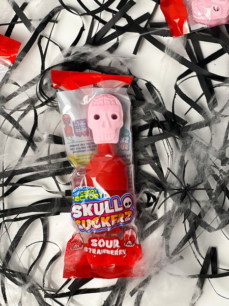 Льодяник з кислою рідиною Halloween Skull Suckers - полуниця 40g 3008 фото