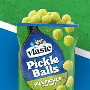 Кукурудзяні кульки Vlasic Pickle Balls Dill Pickle Corn Puffs 56г 9983 фото