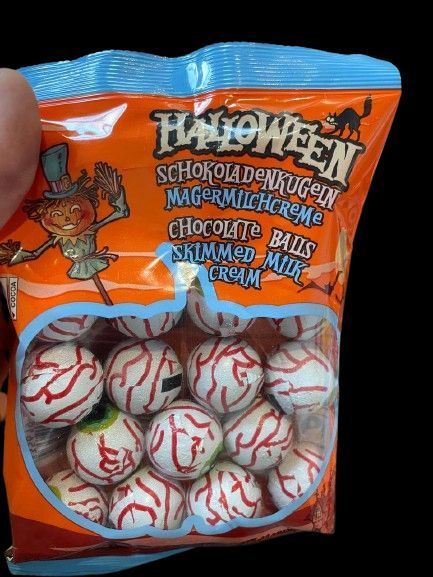 Шоколадні цукерки Halloween Chocolate Balls Skimmed Milk Cream 200г 7514 фото