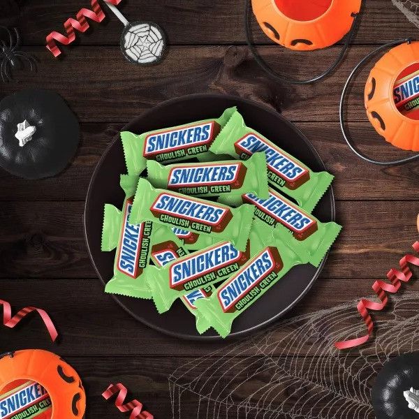 Батончик Snickers Halloween Ghoulish Green Chocolate Bag Fun Size 274.7g 5810 фото