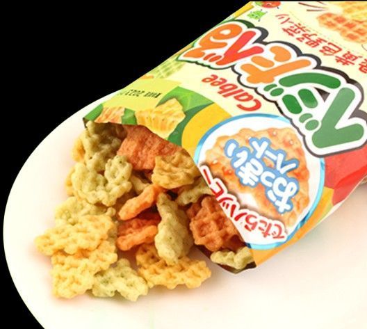 Японские овощные чипсы Calbee Veggie Eat Lightly Salad Taste 55г 7282 фото