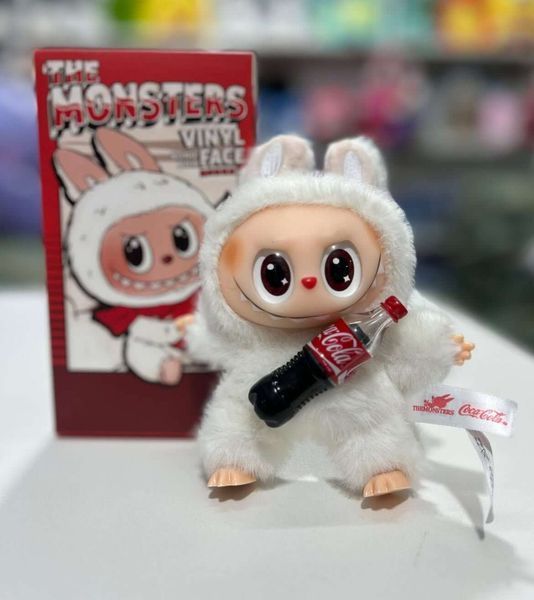 Мягкая игрушка-брелок Лабубу Pop Mart The Monsters Labubu Coca-Cola, 1шт 8849 фото