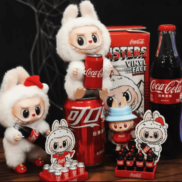 Мягкая игрушка-брелок Лабубу Pop Mart The Monsters Labubu Coca-Cola, 1шт 8849 фото