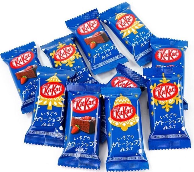 Упаковка шоколадних батончиків Nestle KitKat Mini Wafer Chocolate Strawberry Gateau 10шт 116 г 7232 фото
