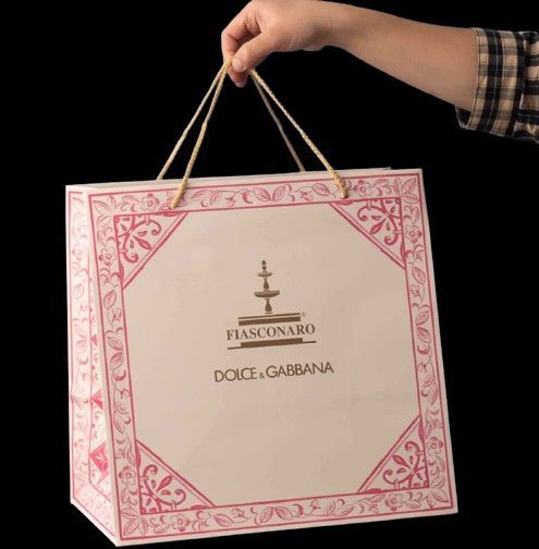 Пасхальный кекс Fiasconaro Dolce e Gabbana Colomba с клубникой и шоколадом, 1 кг 6454 фото