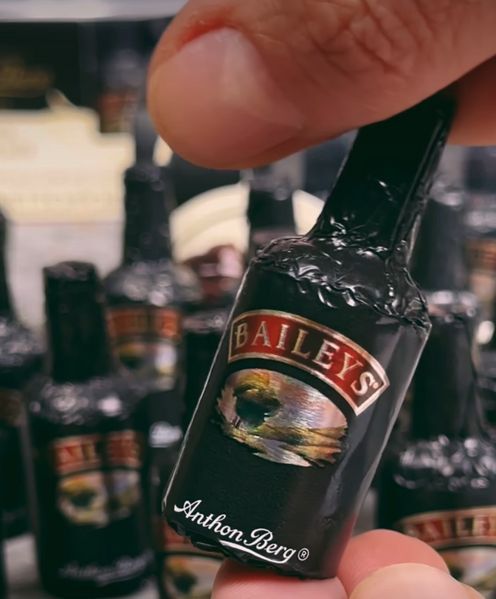 Шоколадні цукерки з лікером Anthon Berg Baileys Chocolate 24 шт 375 г 7389 фото
