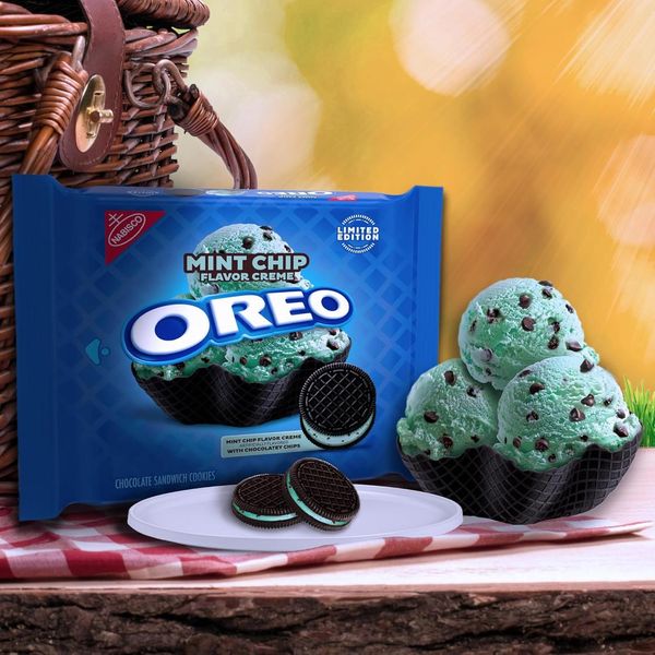 Печиво OREO Mint Chip Chocolate Sandwich Cookies Limited Edition 302 г 7186 фото