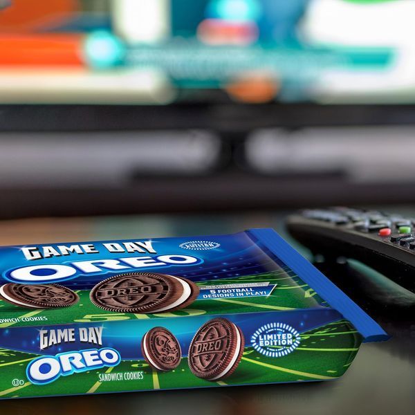 Печенье Oreo Game Day Chocolate Sandwich Cookies Limited Edition 303г 8387 фото