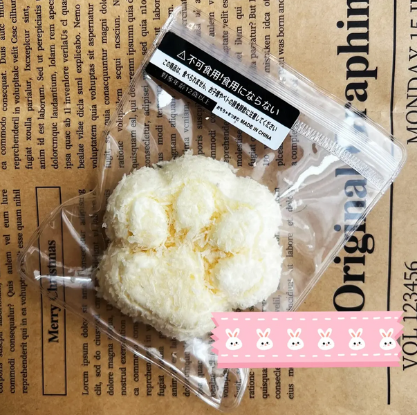 Игрушка-антистресс Таба Лапка Сквиш Лапка Котика белая в кокосовой стружке 7916 фото
