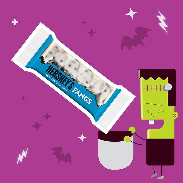 Шоколадні батончики Hershey`s Halloween Fangs Cookies N Creme 267g 4032 фото