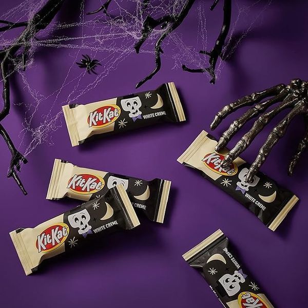 Батончик Kit Kat Breaking Bones White Creme Snack Size Candy Bars 291g 5816 фото
