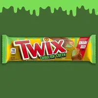 Шоколадный батончик Twix Caramel Ghoulish Green Halloween с карамелью 85.6 г