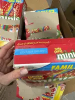 Сухий сніданок Lucky Charms Minis Cereal with Marshmallows Family Size 527 g (Пошкоджена упаковка)