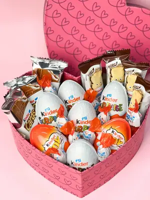 Подарунковий набір солодощів Кіндер Kinder Sweet Kit в Серці №3 (4593) фото 1