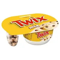 Йогурт Danone Twix Mixc з карамеллю, 120 г