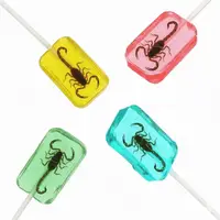 Леденец со скорпионом Hotlix Scorpion Suckers Lollipop 1шт, 28г